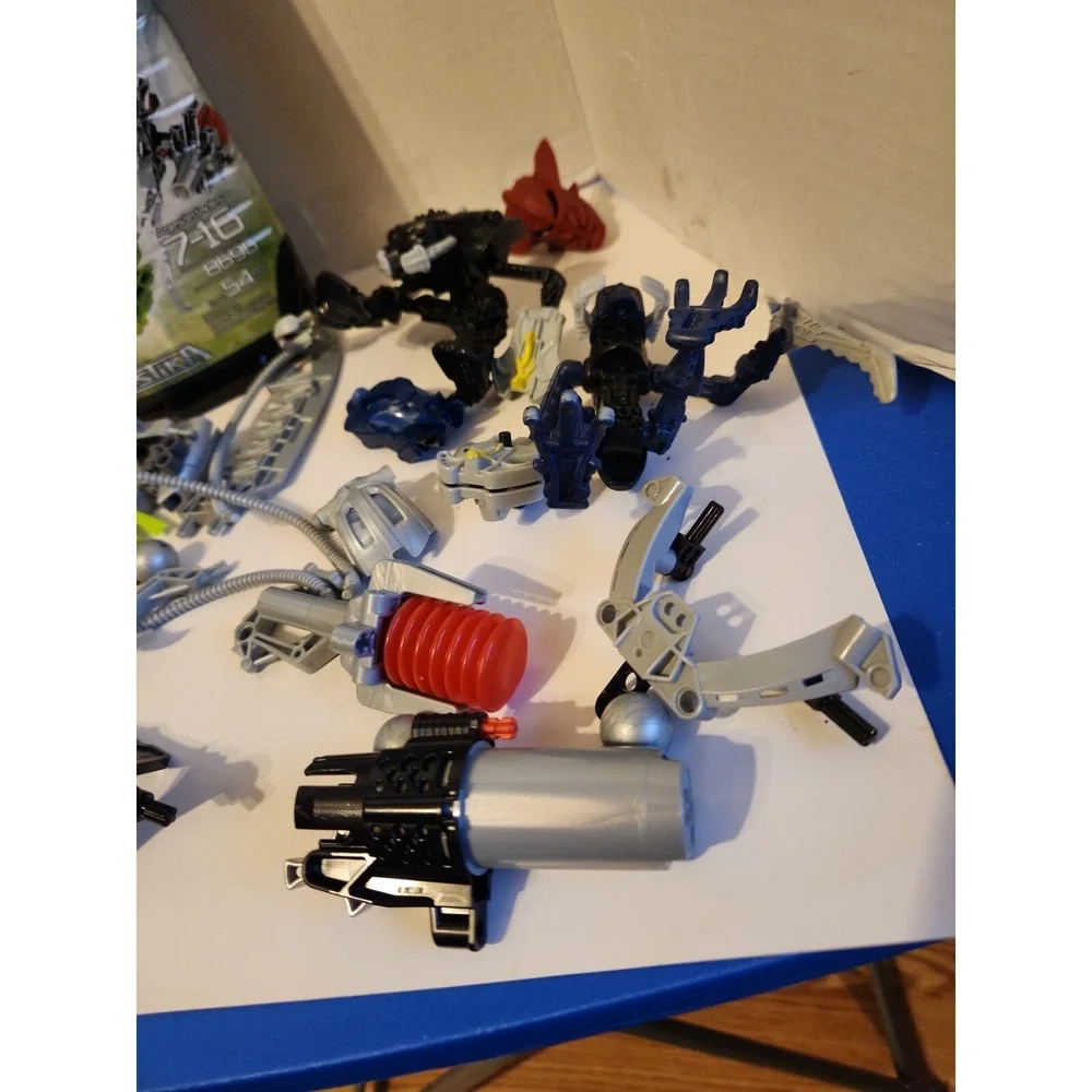 LEGO BIONICLE Mistika Gavla LOT- Masks, Weapons, misc parts Cases Manuals
